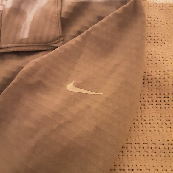 Nike Golf Women's Dri-Fit Jacket Size M - Picture 2 of 9